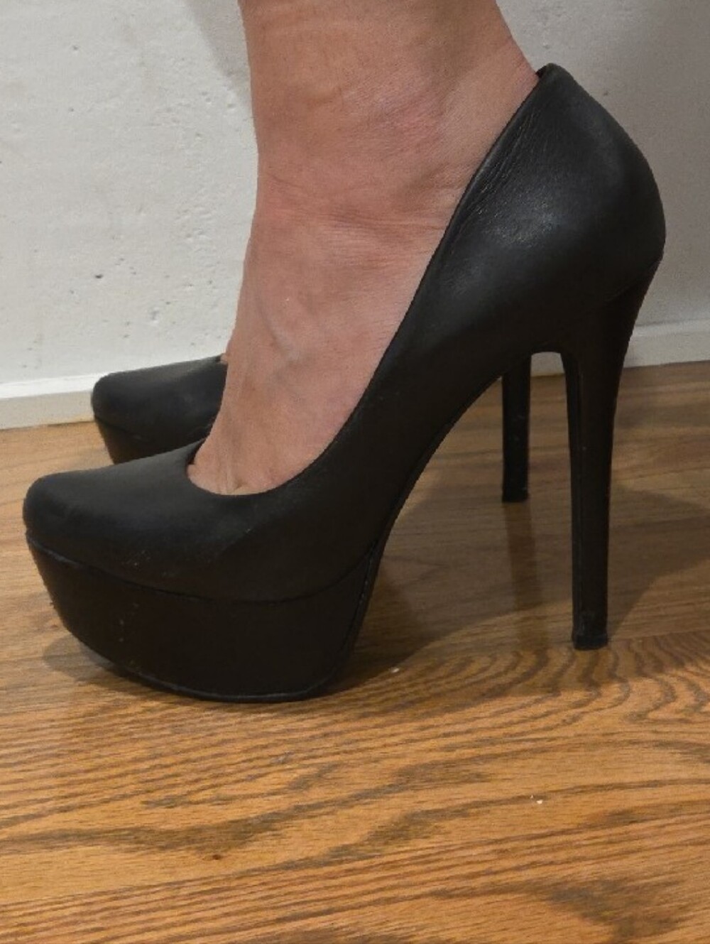 Jessica Simpson Black Platform Stiletto Pumps - Picture 9 of 9